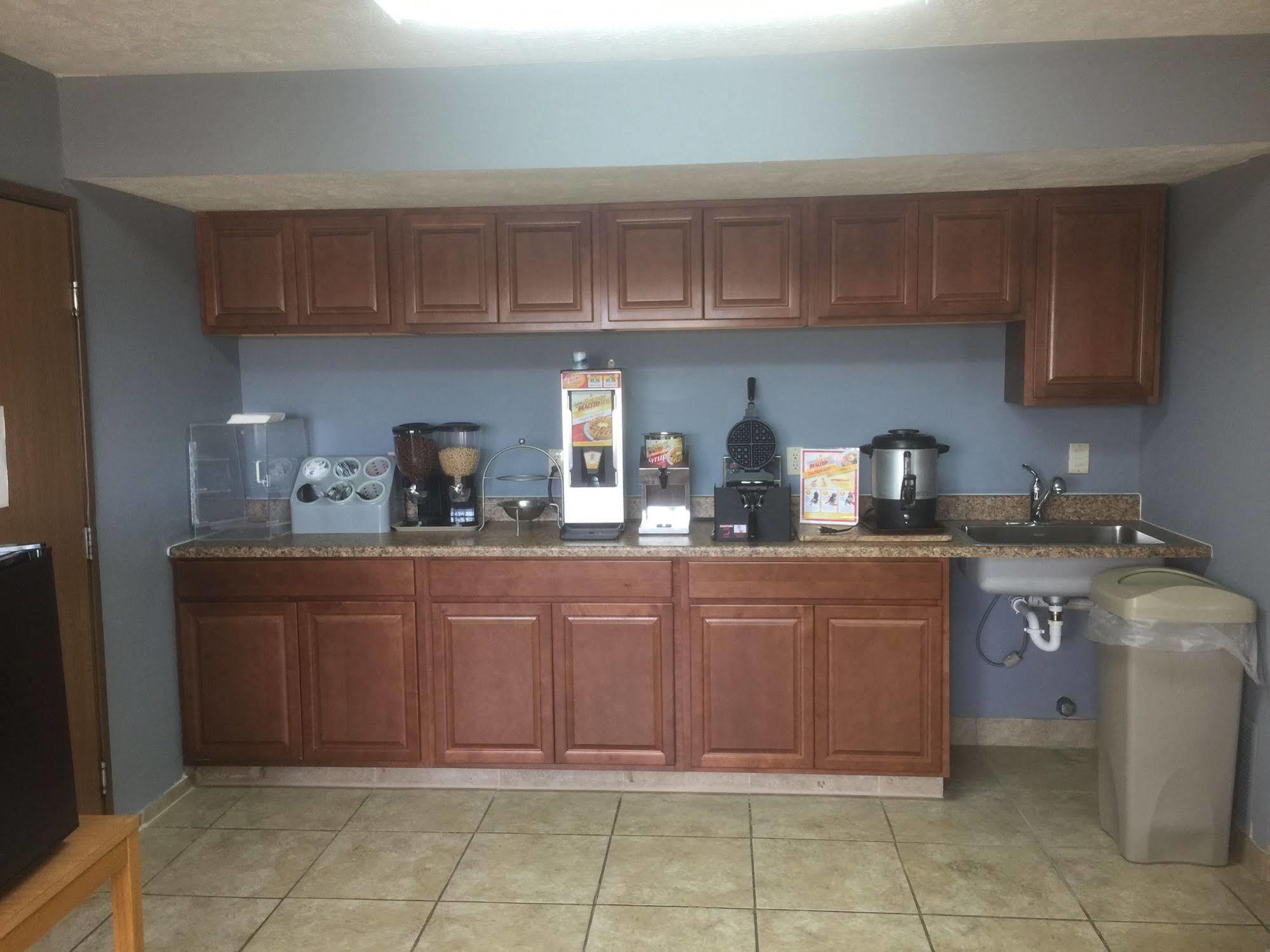 Budgetel Inn & Suites Fort Scott Luaran gambar